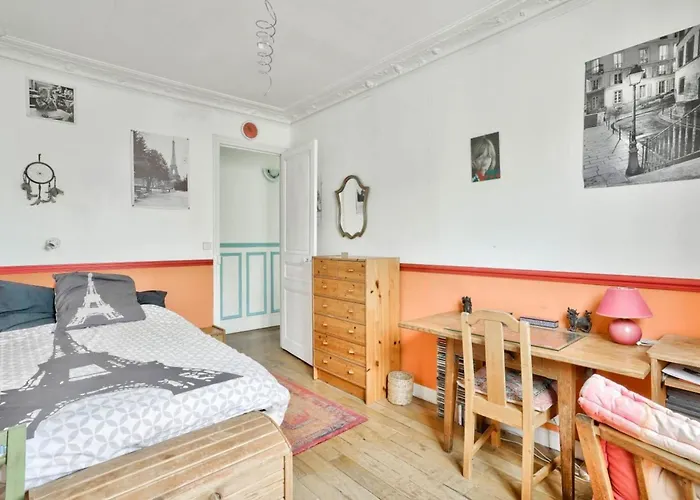 Beautiful Cocoon Near Montmartre