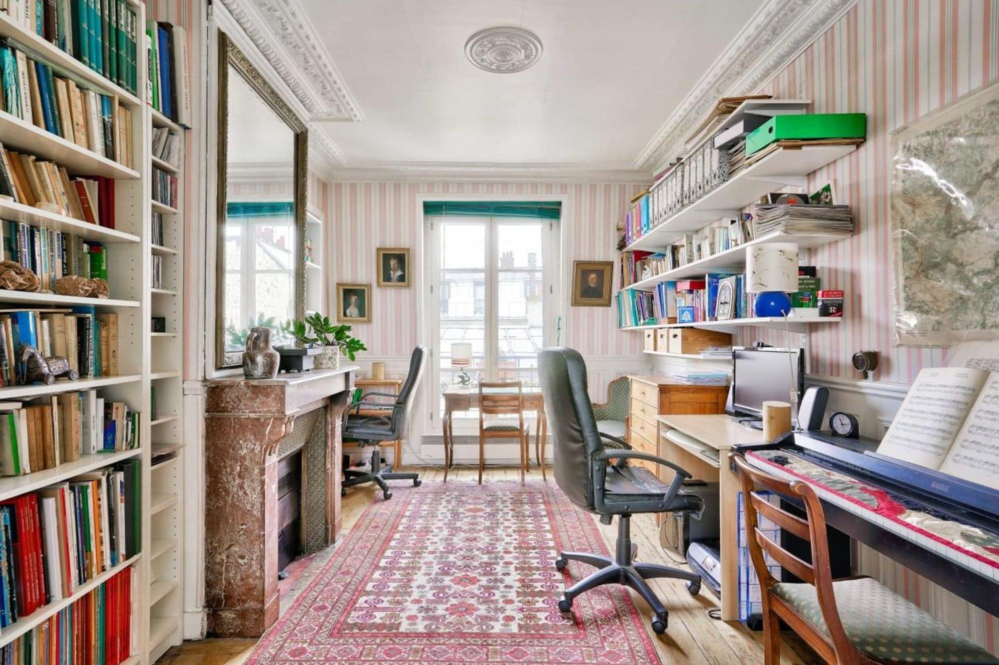 Beautiful Cocoon Near Montmartre Parijs