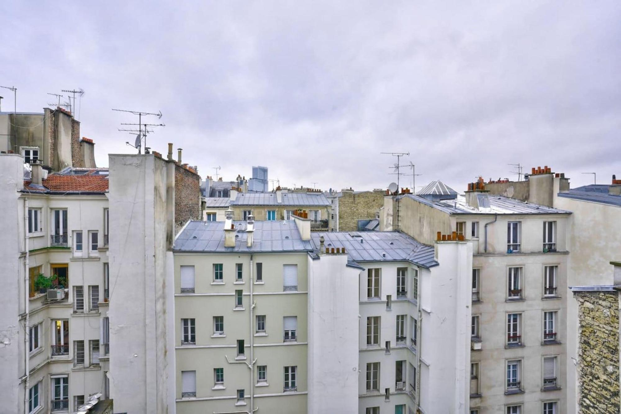Beautiful Cocoon Near Montmartre